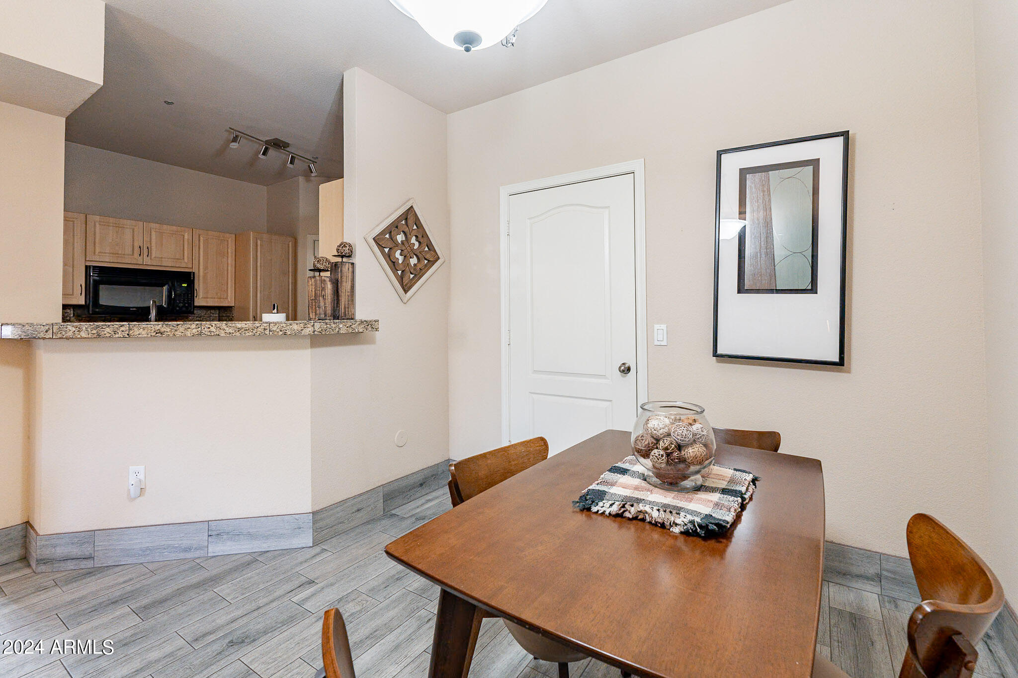 1411 E ORANGEWOOD Avenue, 142