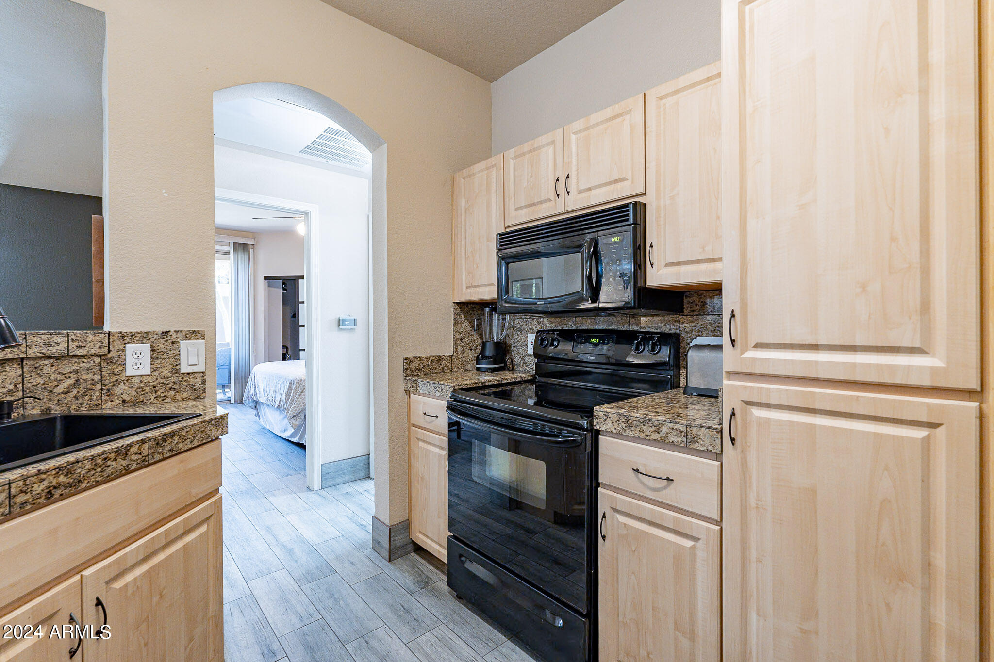 1411 E ORANGEWOOD Avenue, 142