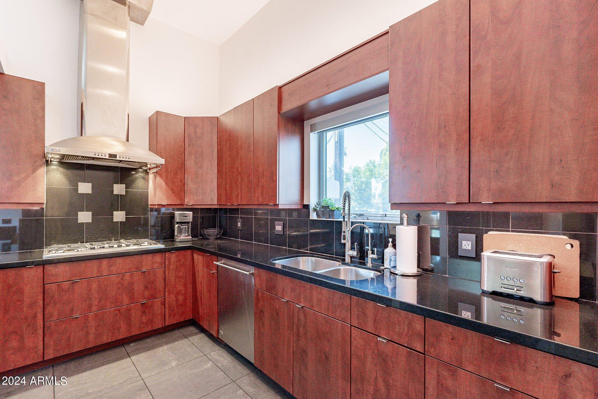 4326 N 25TH Street, 109