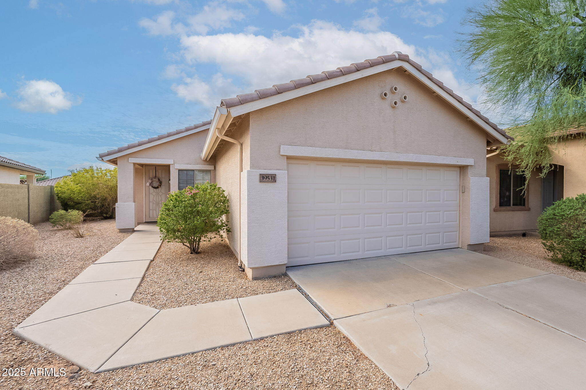 39531 N WHITE TAIL Lane