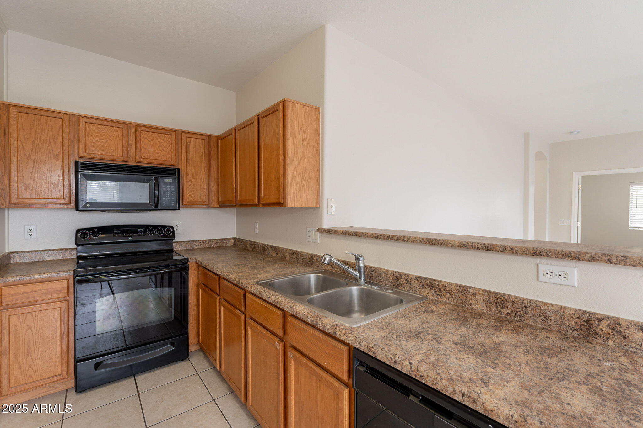 2210 N 27TH Place