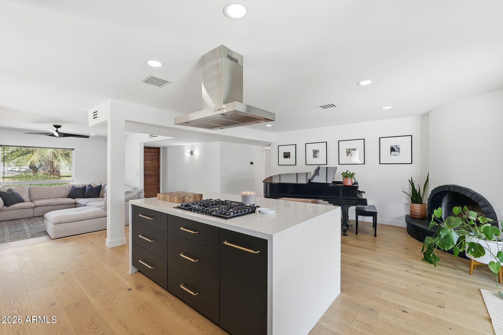 3601 E CHOLLA Street