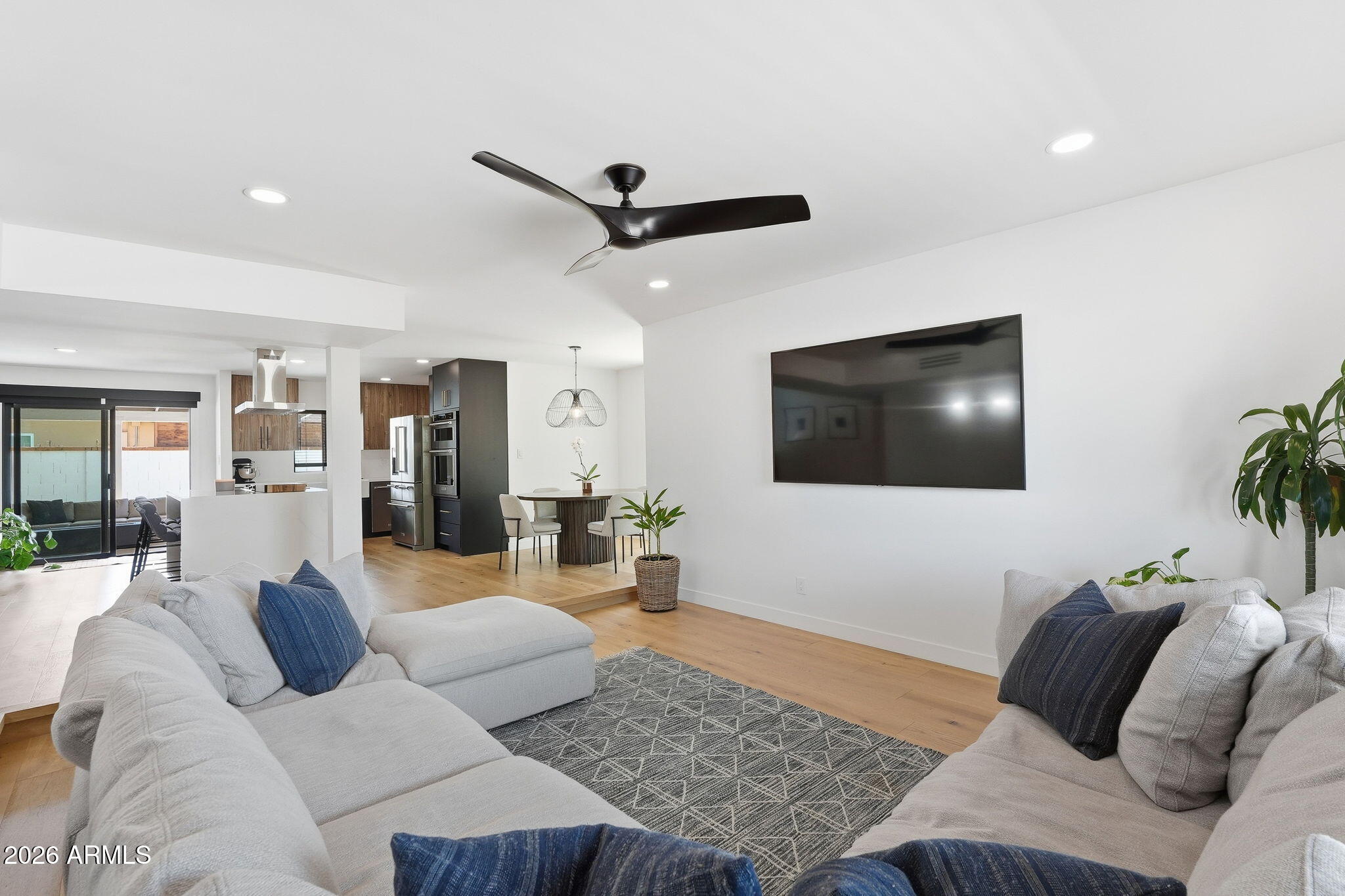 3601 E CHOLLA Street