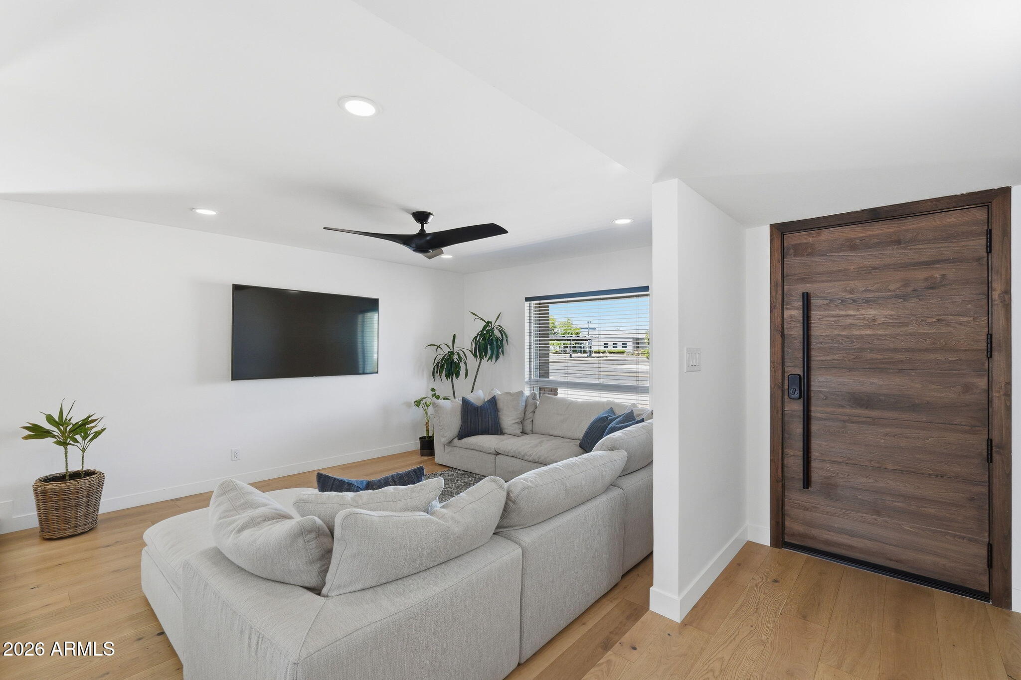 3601 E CHOLLA Street