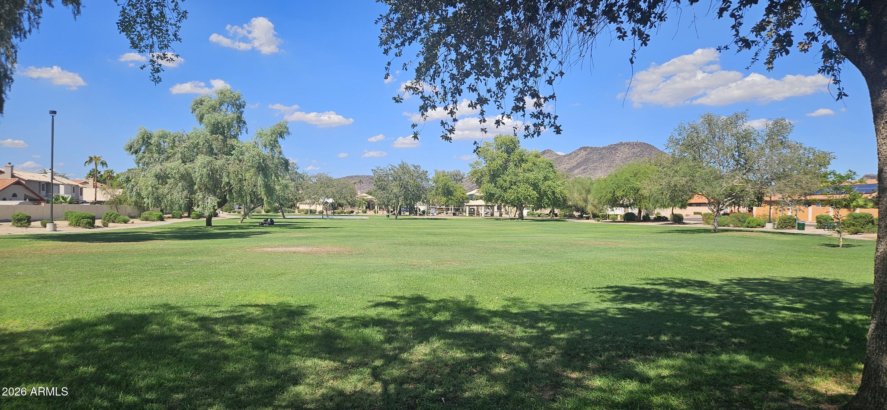 5335 W KERRY Lane