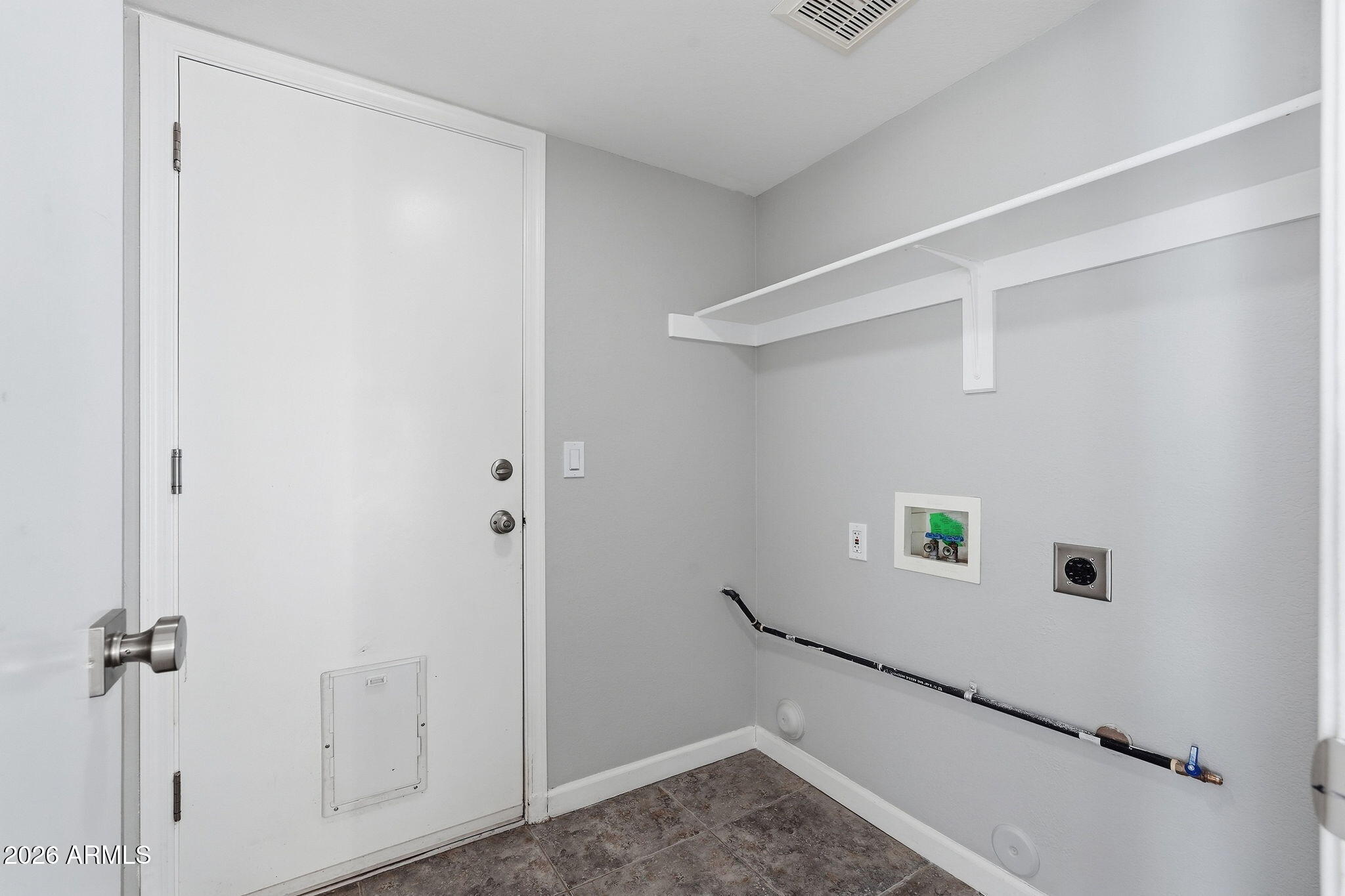 5335 W KERRY Lane
