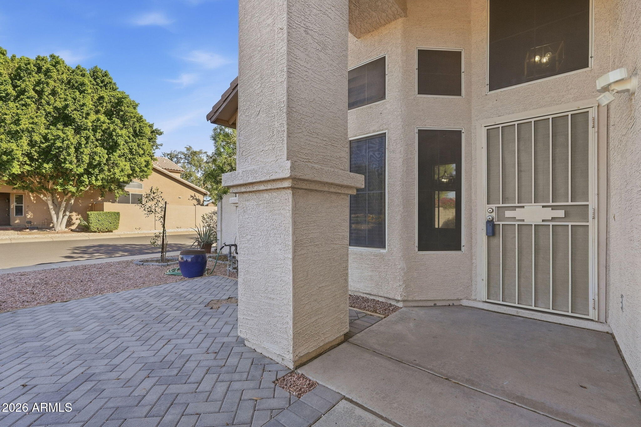 5335 W KERRY Lane