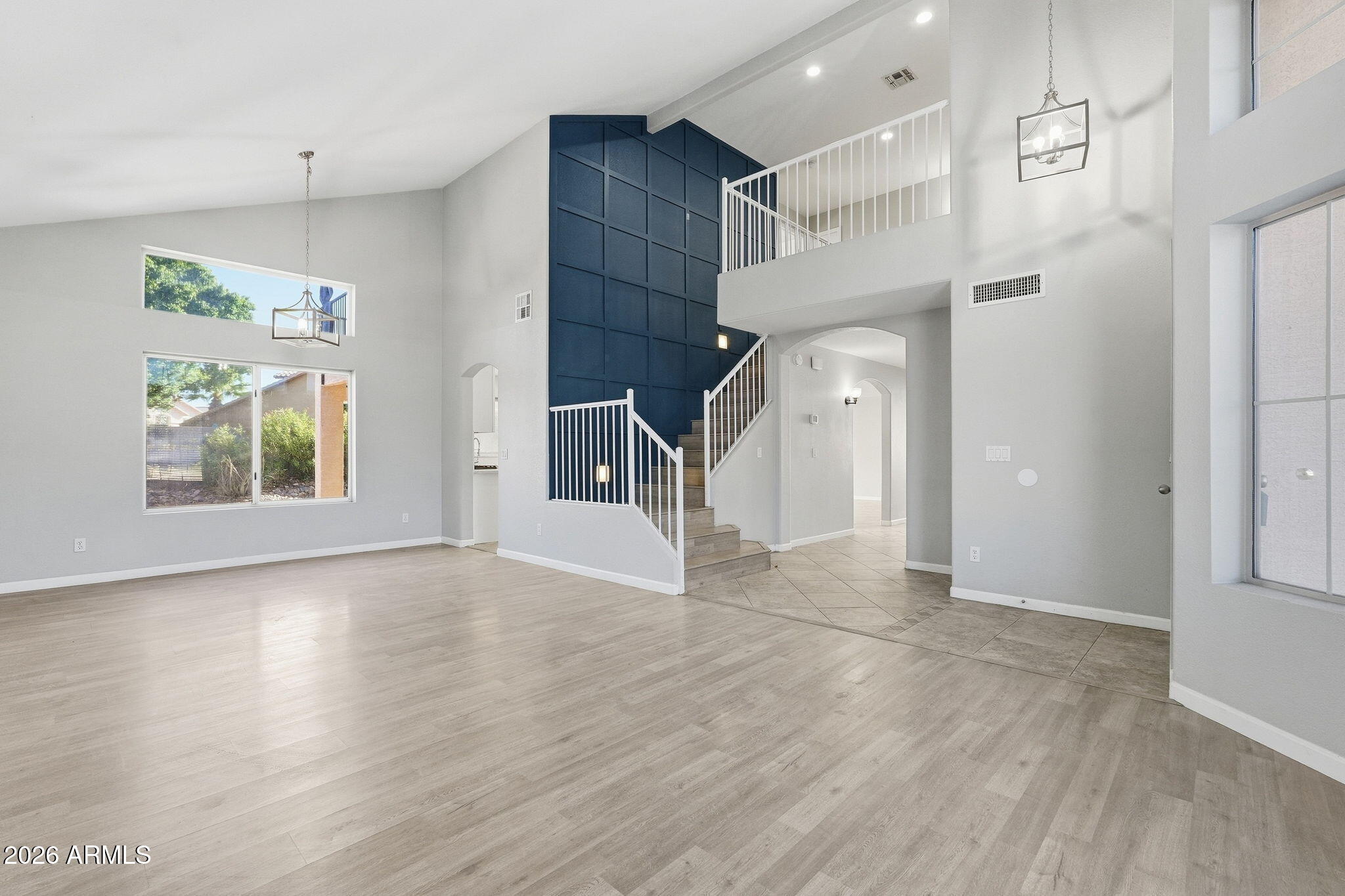 5335 W KERRY Lane