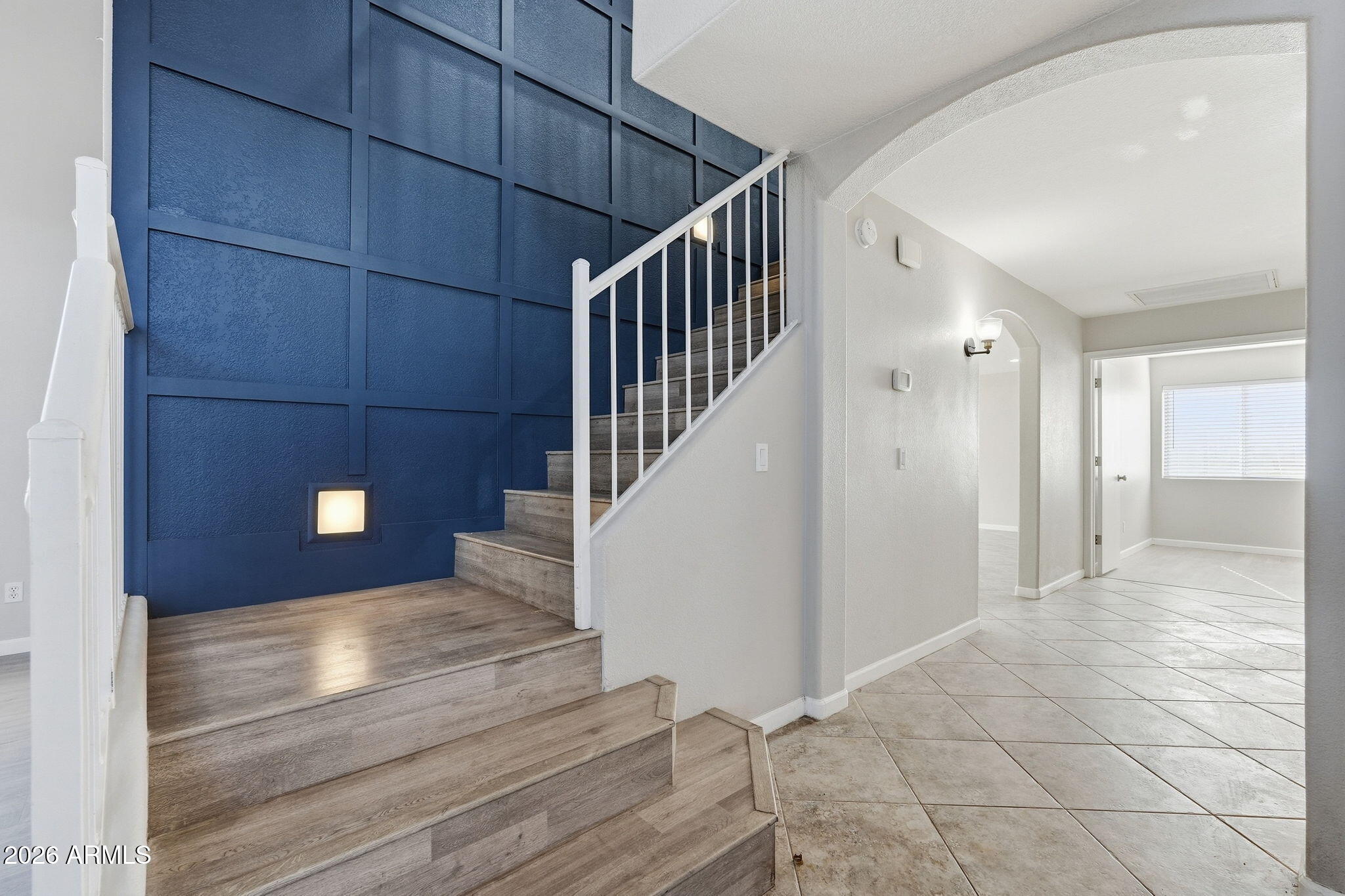 5335 W KERRY Lane