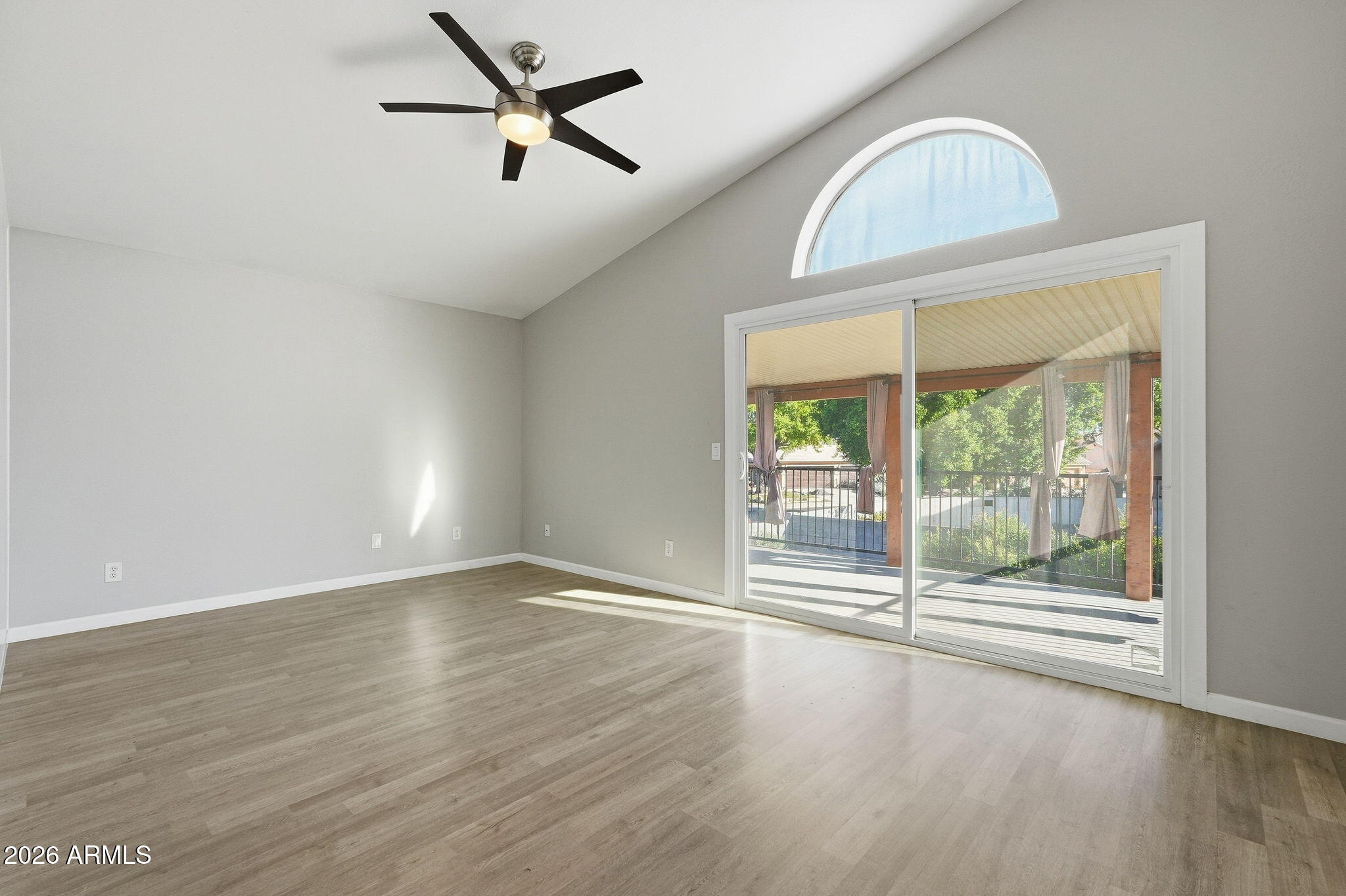 5335 W KERRY Lane