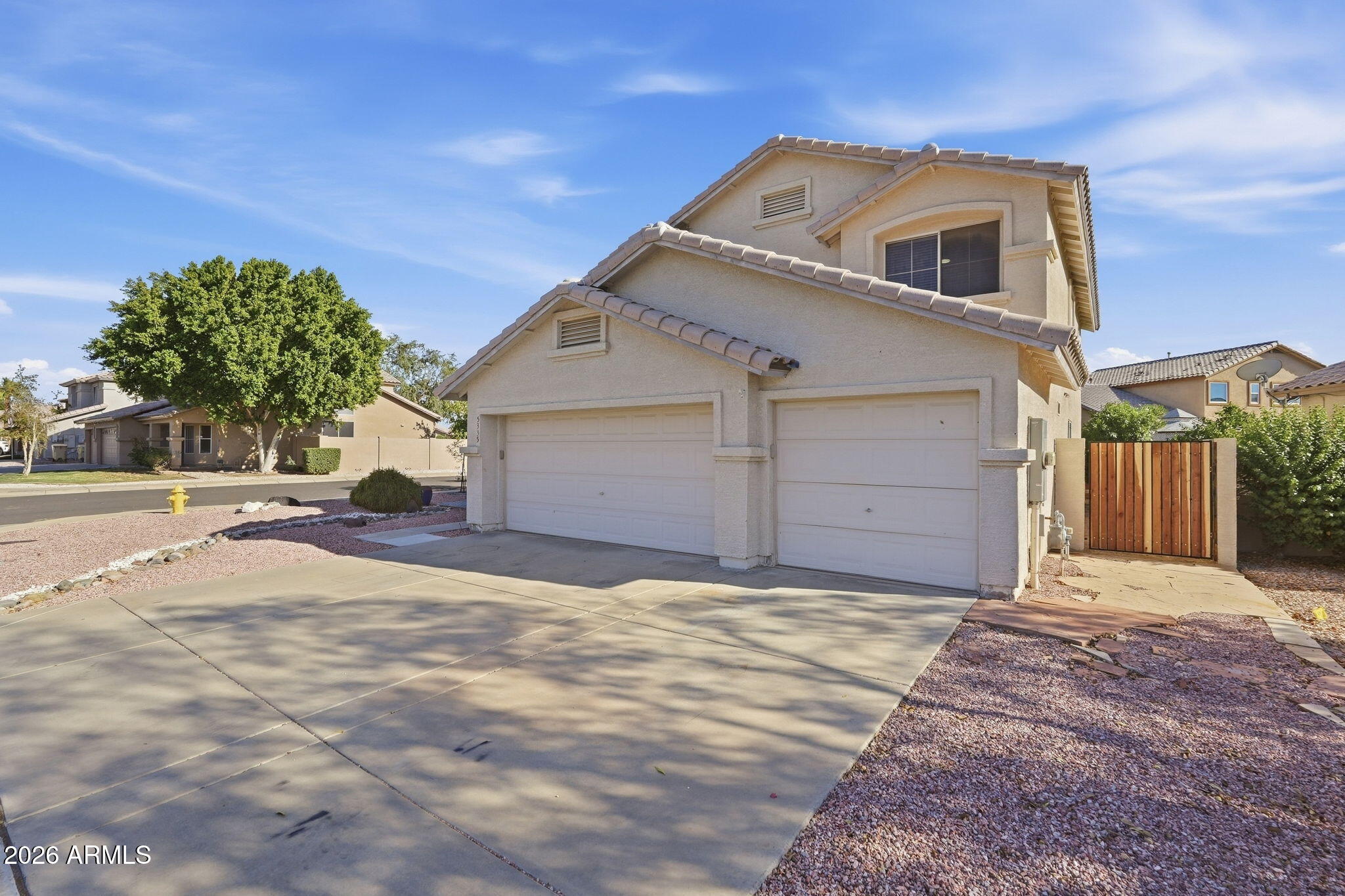 5335 W KERRY Lane