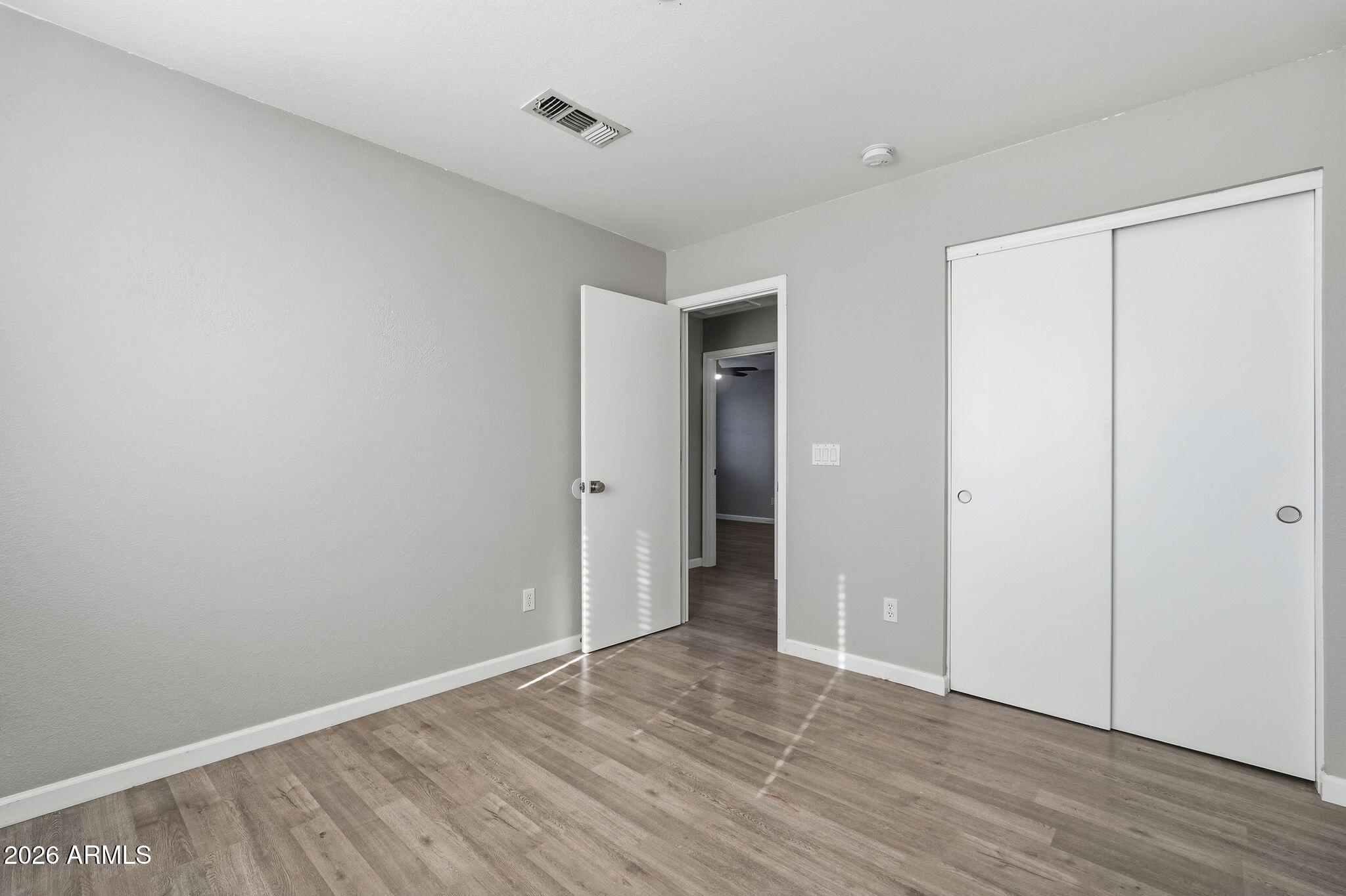 5335 W KERRY Lane