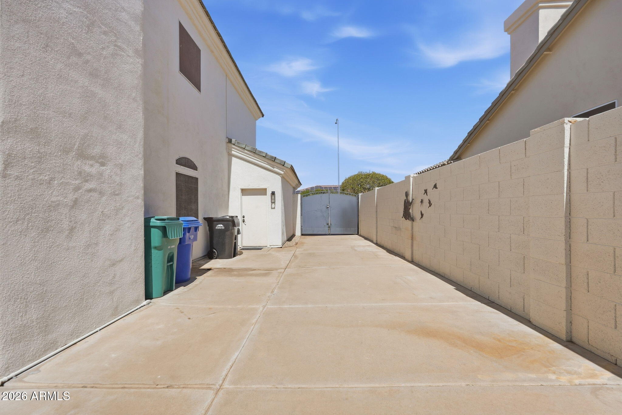 2415 E MALLORY Street