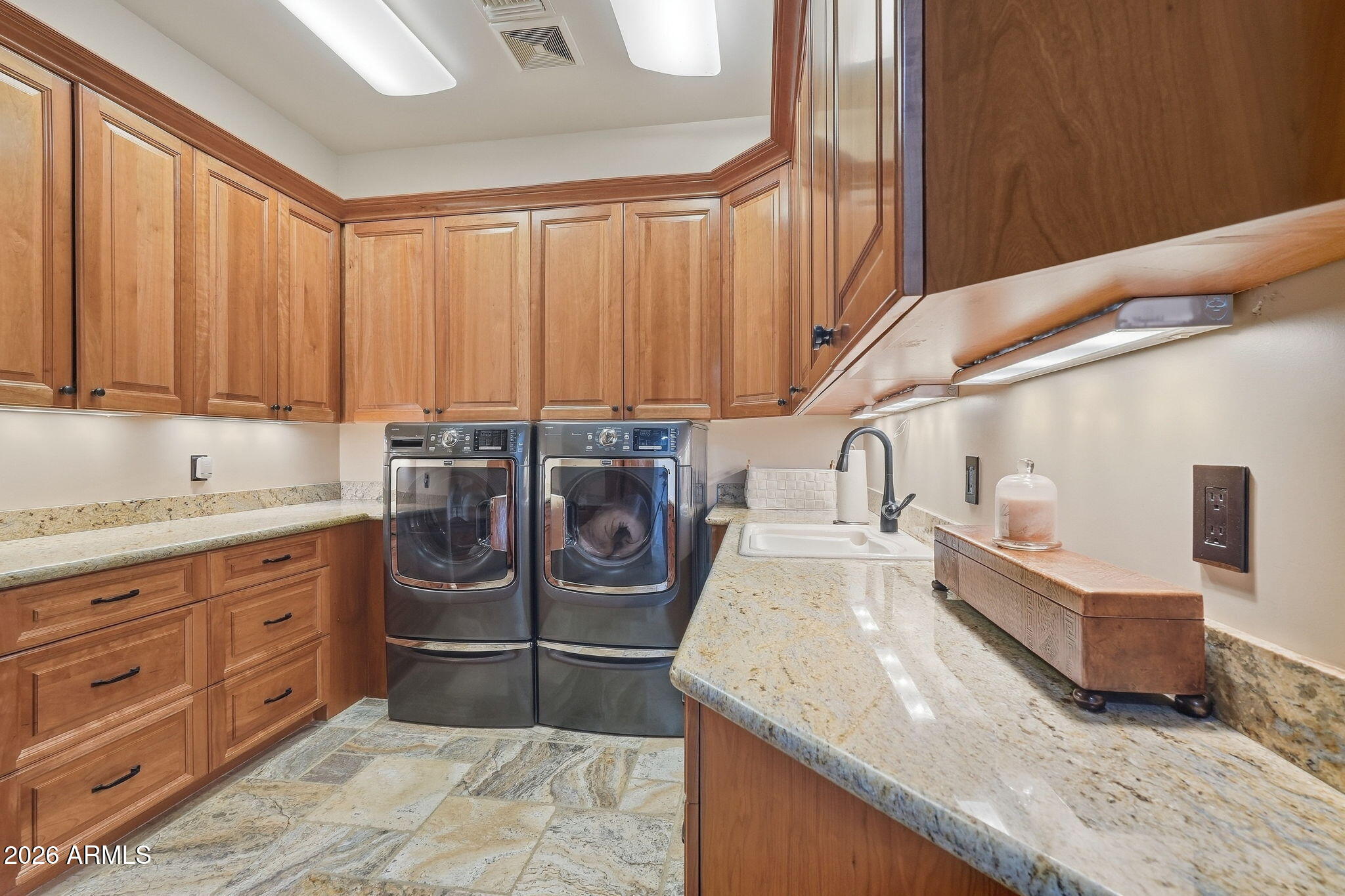 6930 W CAMINO DE ORO