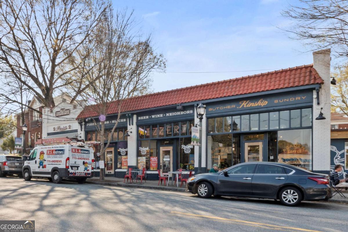 798 Saint Charles Avenue NE # 3