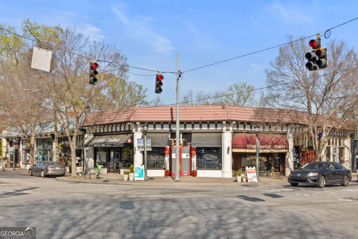798 Saint Charles Avenue NE # 3