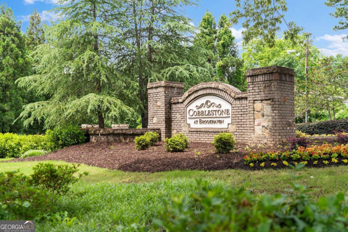 1973 Cobblestone Circle NE