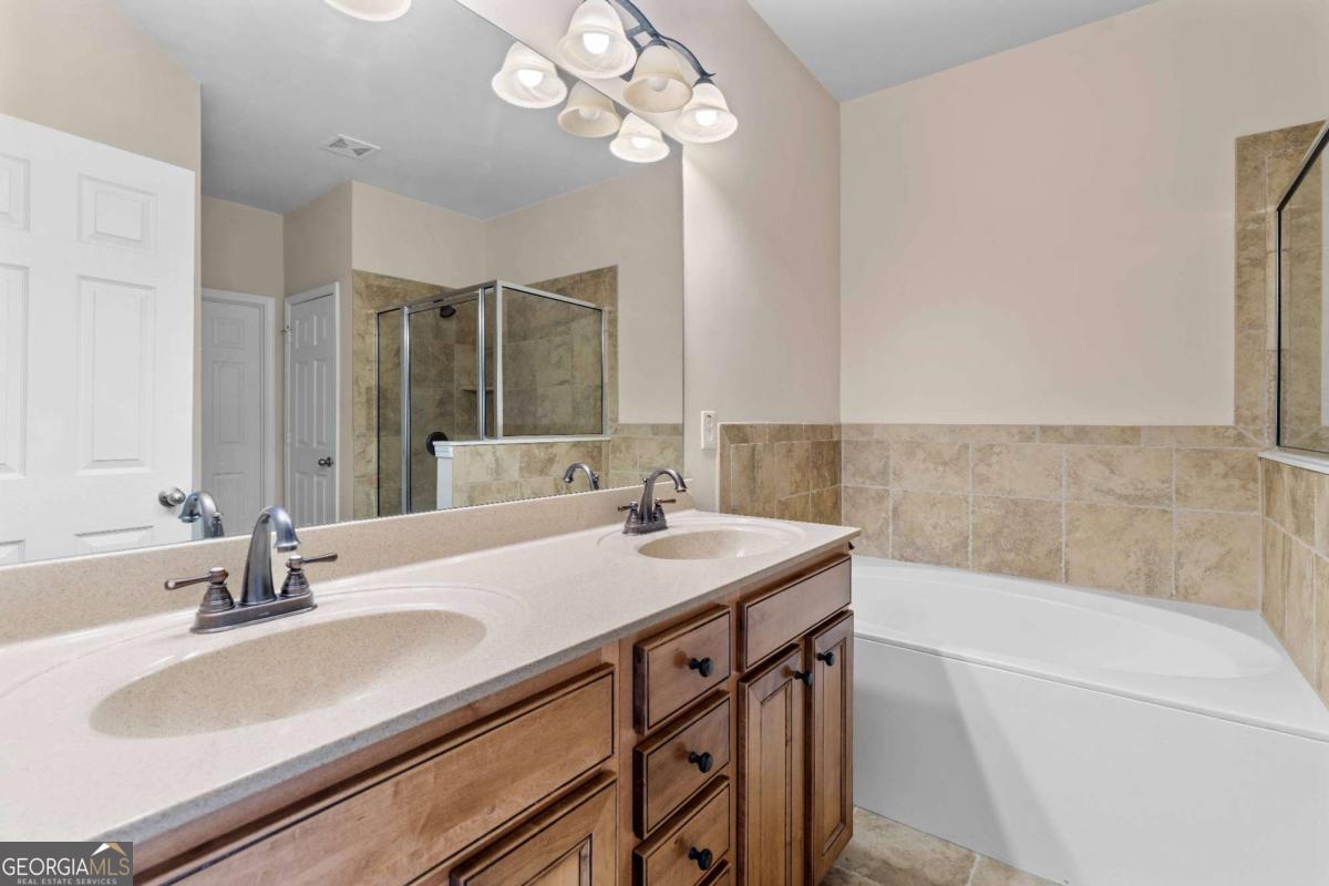 1973 Cobblestone Circle NE