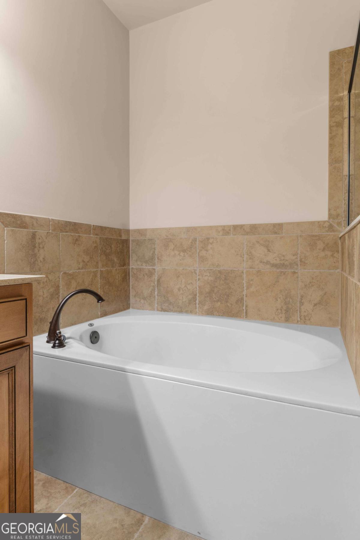 1973 Cobblestone Circle NE