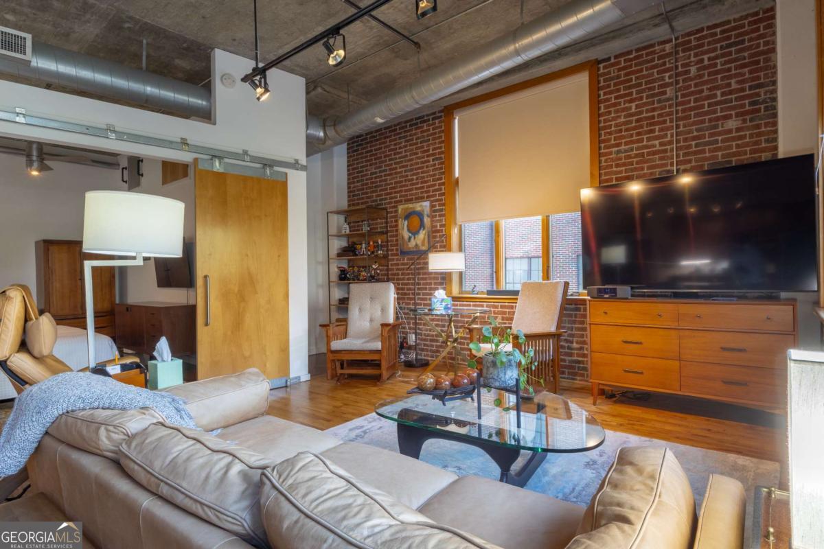 660 Glen Iris Drive NE # 210