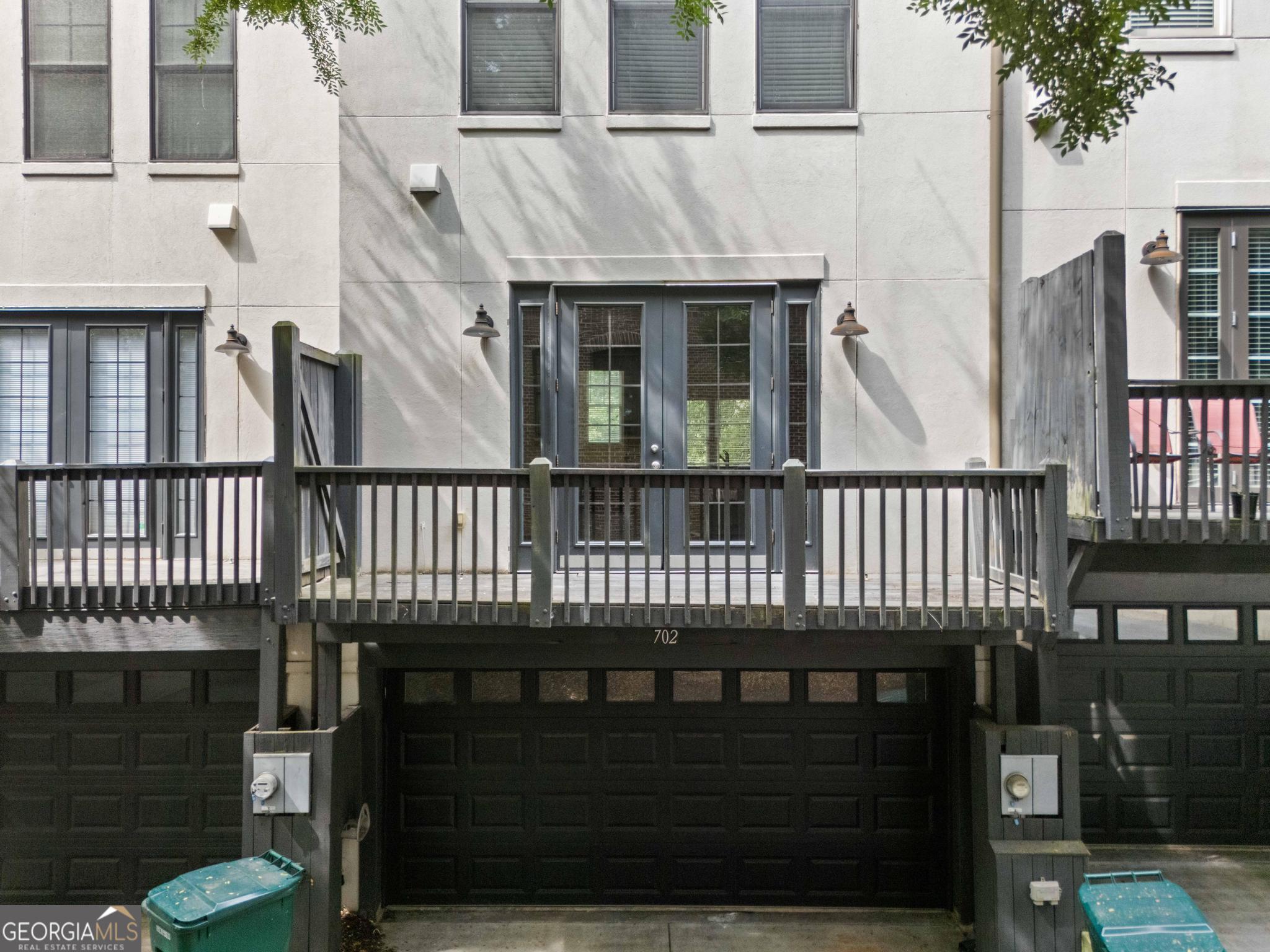 702 Cosmopolitan Drive NE