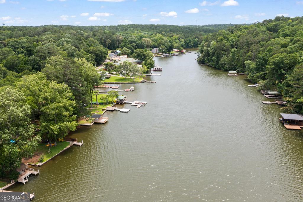 512 Lakeshore Drive
