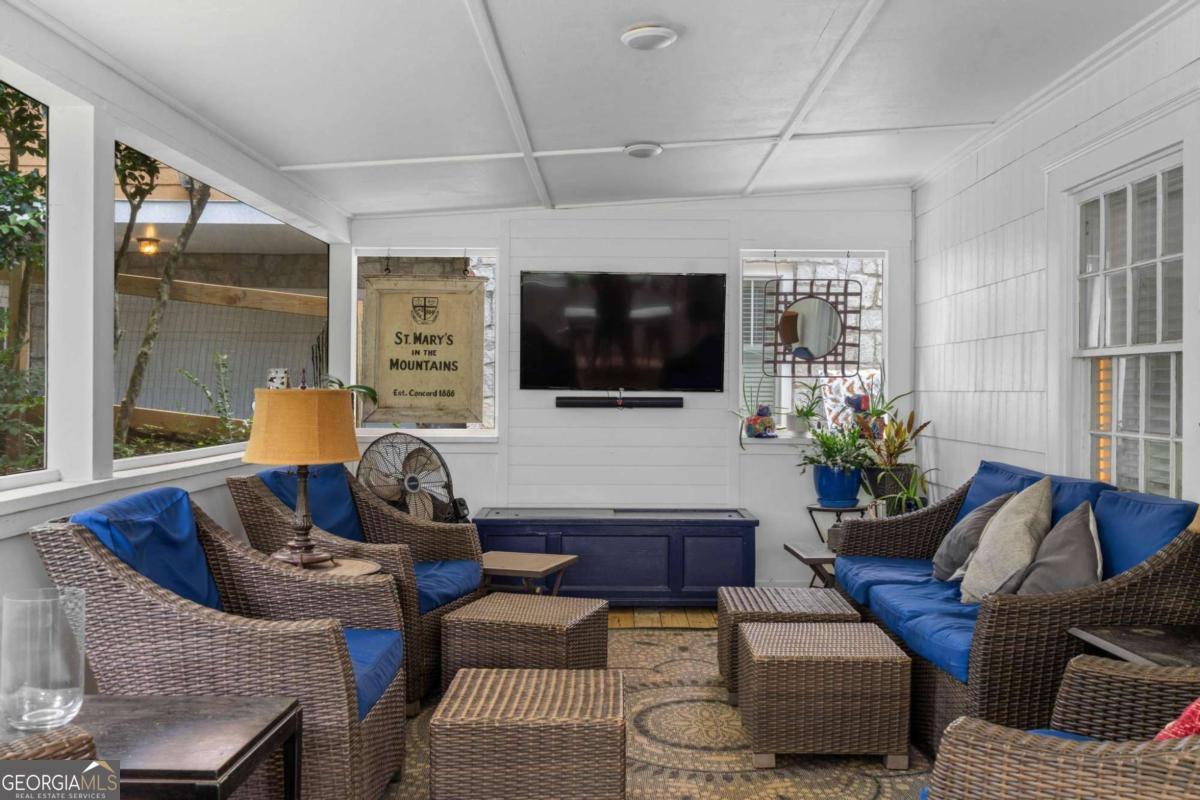 815 Ponce De Leon Terrace NE