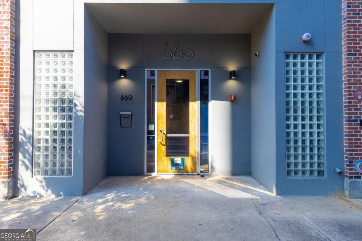 660 Glen Iris Drive # 210