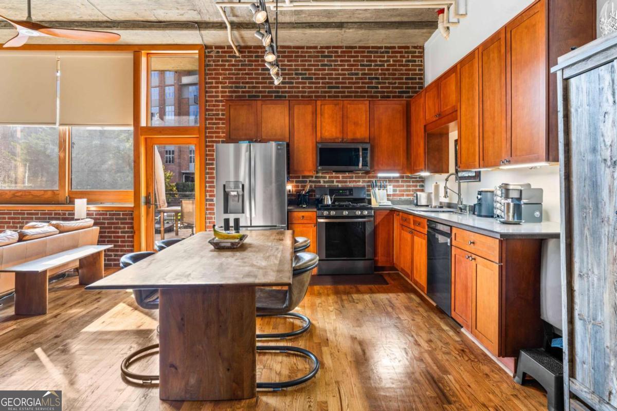 660 Glen Iris Drive # 210