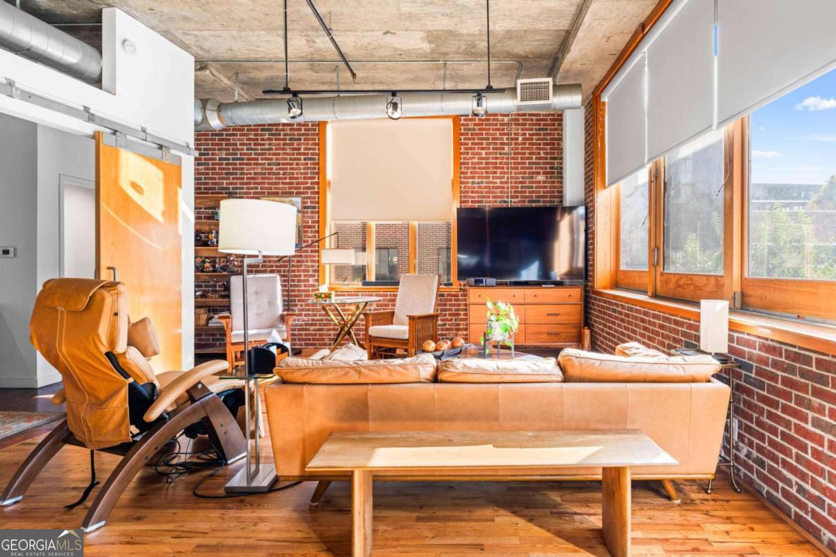 660 Glen Iris Drive # 210