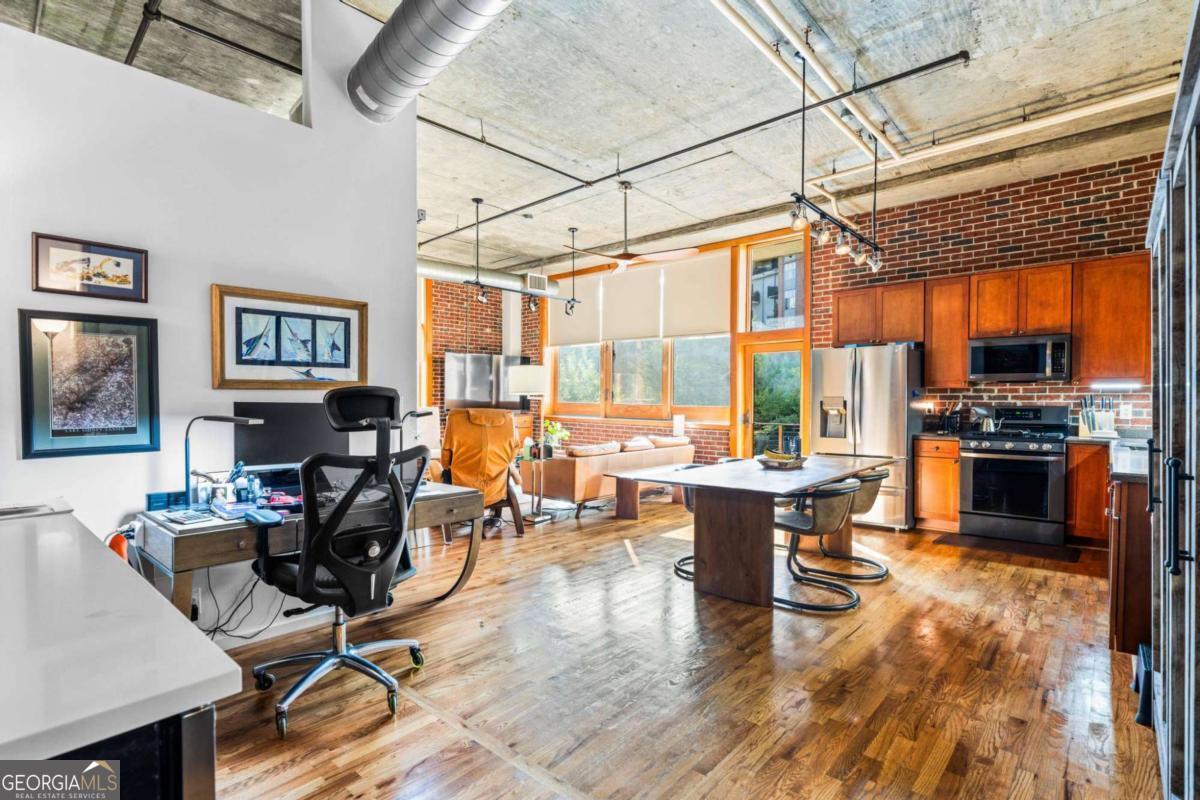 660 Glen Iris Drive # 210