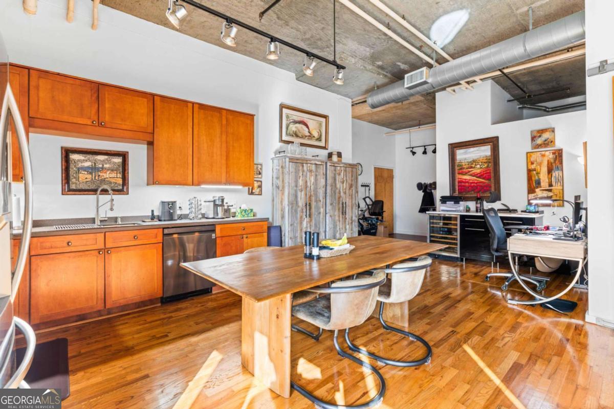 660 Glen Iris Drive # 210