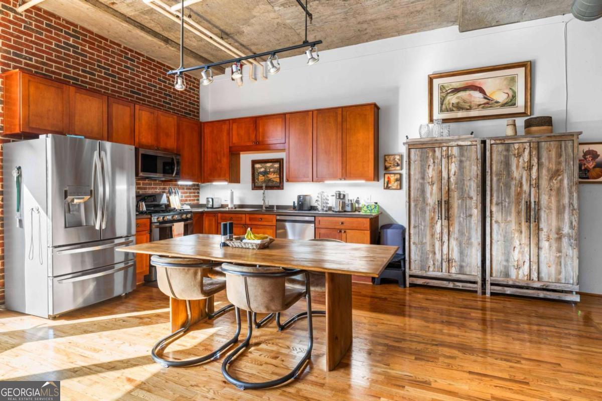 660 Glen Iris Drive # 210