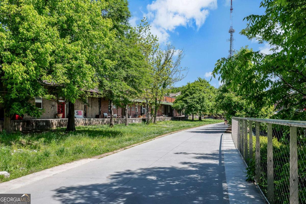 972 Virginia Avenue NE