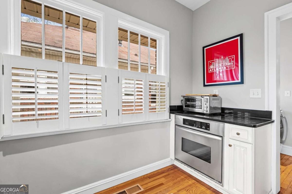 972 Virginia Avenue NE