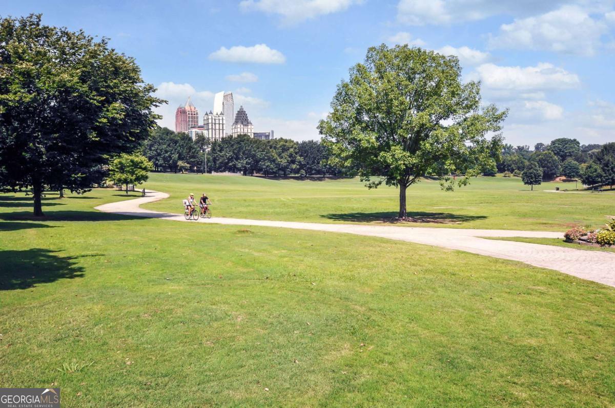 972 Virginia Avenue NE