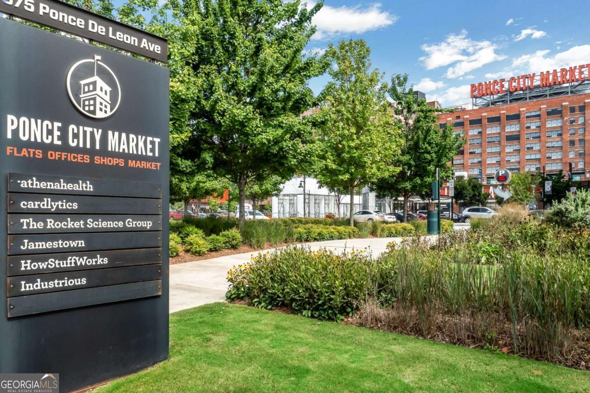 972 Virginia Avenue NE