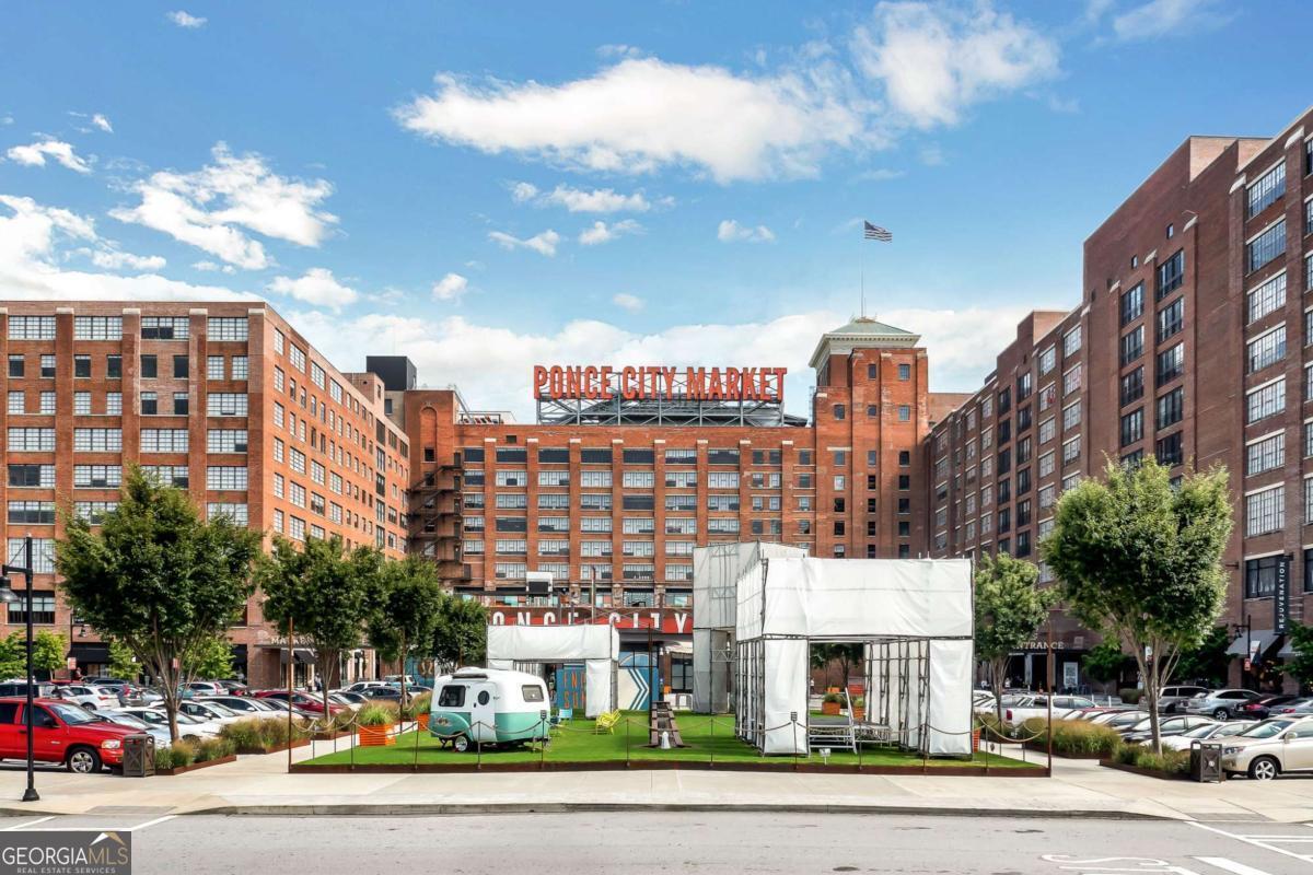 972 Virginia Avenue NE