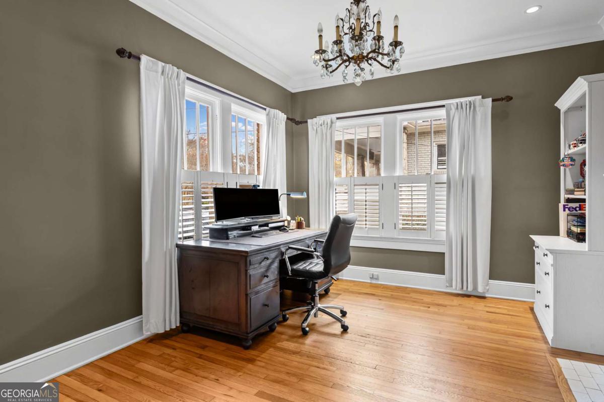 972 Virginia Avenue NE