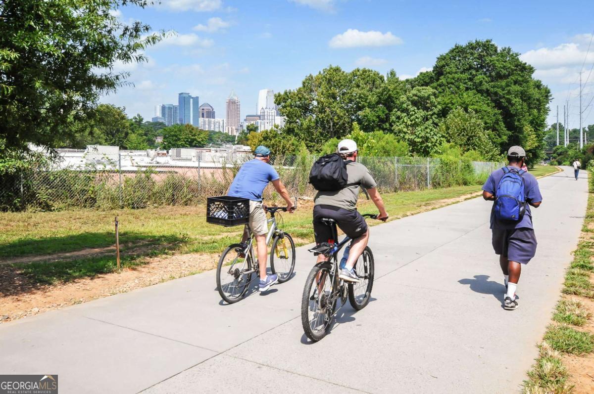 972 Virginia Avenue NE