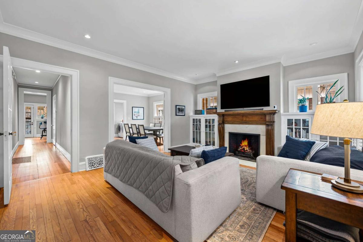 972 Virginia Avenue NE