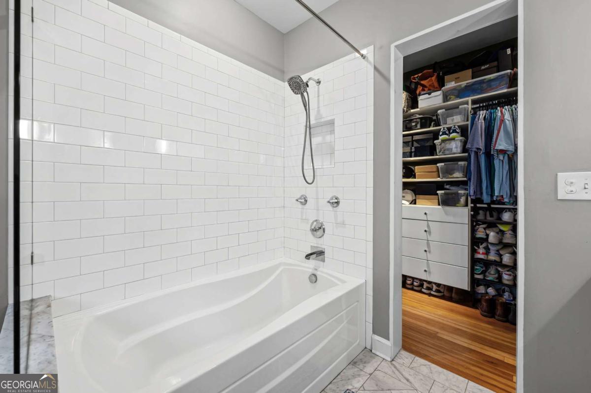 972 Virginia Avenue NE