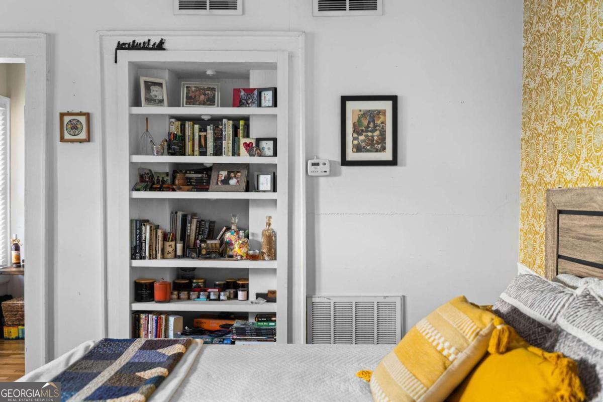 1071 N Highland Avenue NE # 4