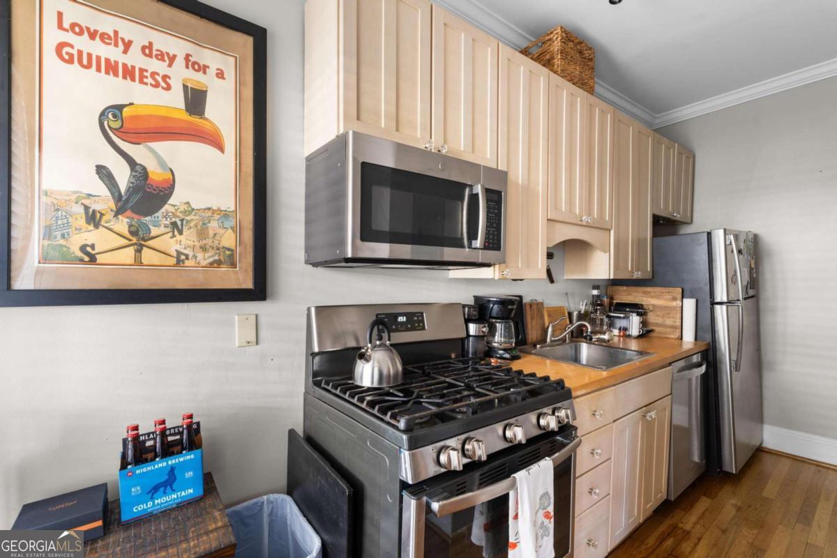 1071 N Highland Avenue NE # 4