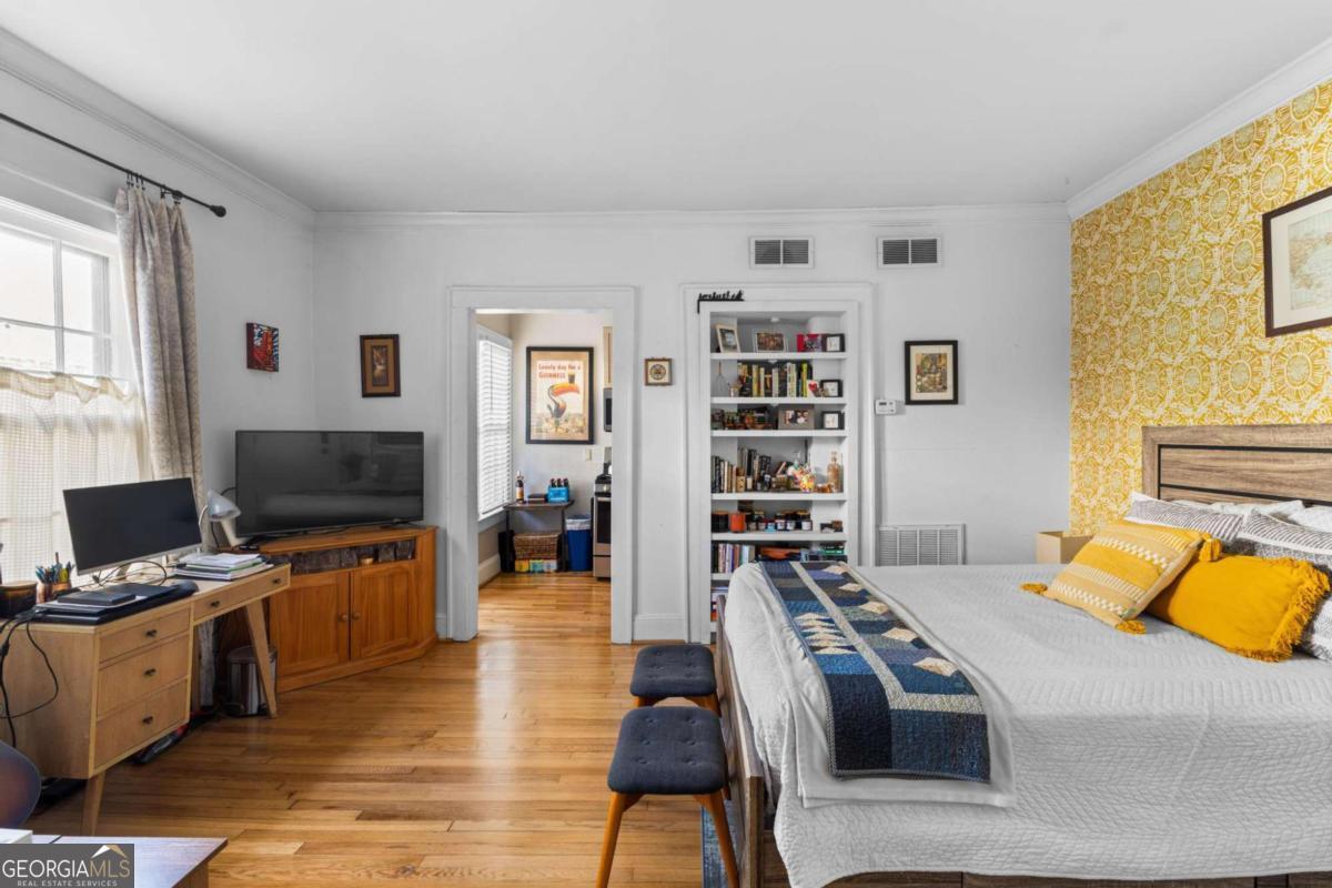 1071 N Highland Avenue NE # 4