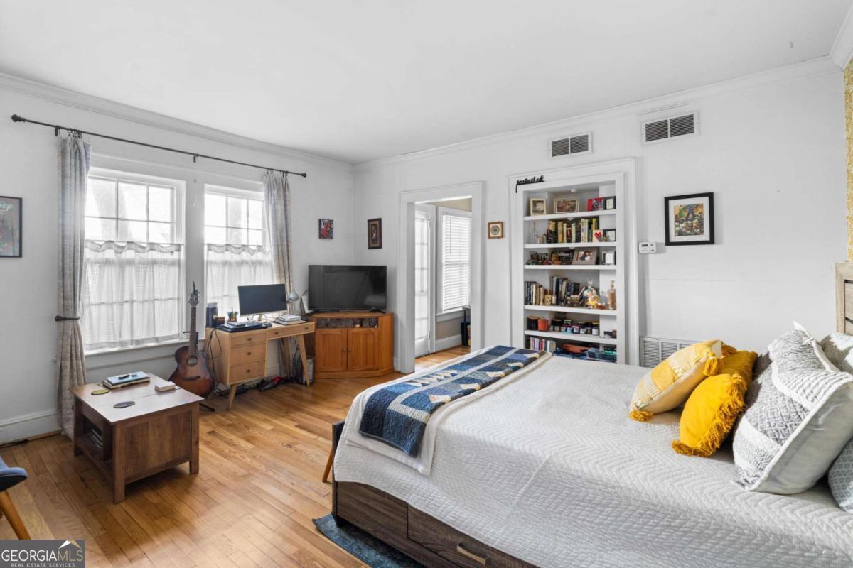 1071 N Highland Avenue NE # 4