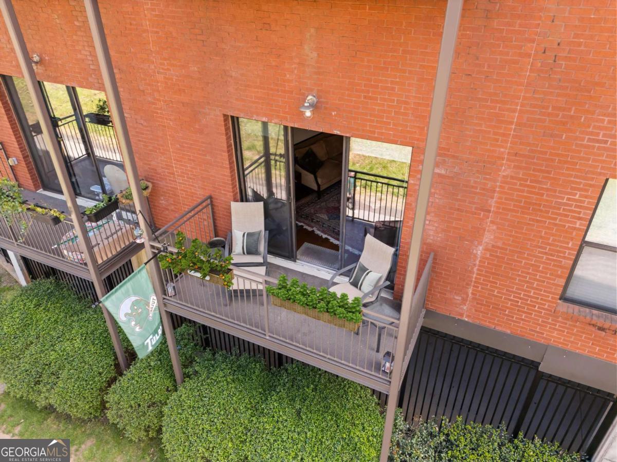 200 N Highland Avenue # 102