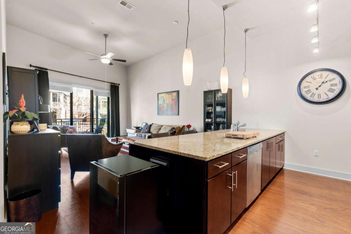 200 N Highland Avenue # 102