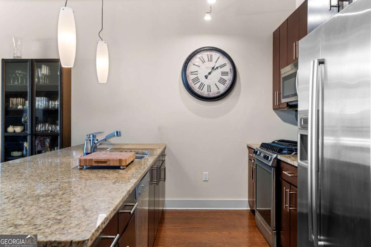 200 N Highland Avenue # 102