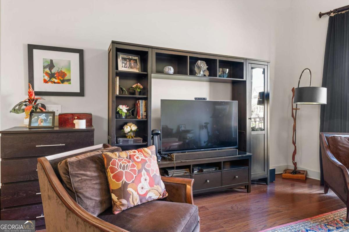 200 N Highland Avenue # 102